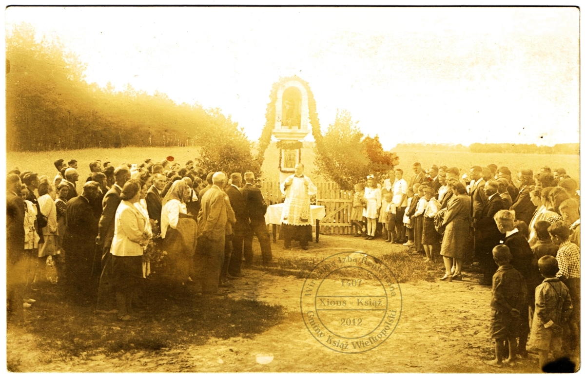 Poświęcenie kapliczki św. Antoniego. Zawory 1948 r.