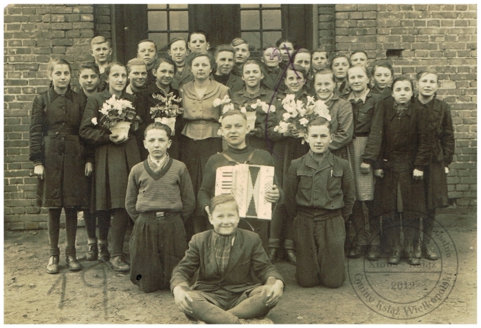 Szkoła Podstawowa Książ. ok.1950 r.