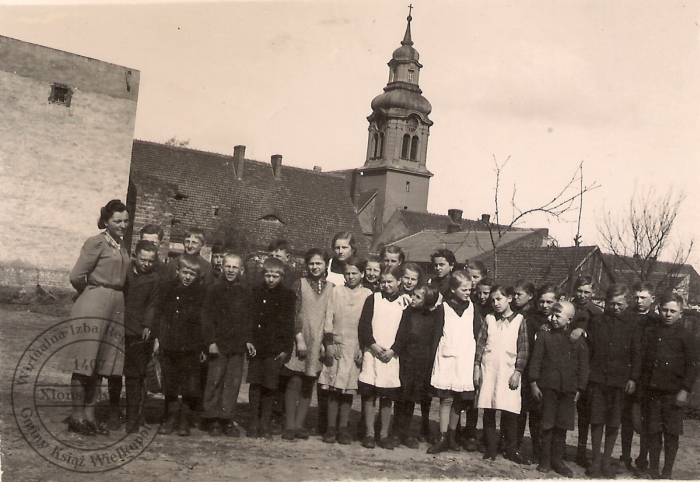 Niemiecka szkoła dla polskich dzieci 1941 r.