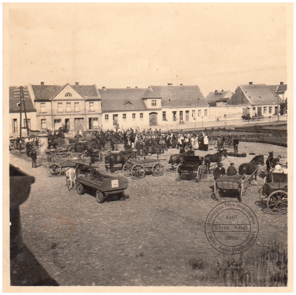 Targ na rynku. Książ 1946 r.