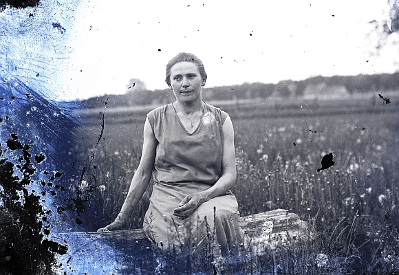 Dama w plenerze Książ 1930 r.