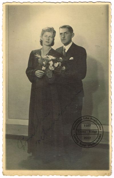 Ślub Mieczysław Żychowicz i Gabriela Krajewska. Książ 1945 r.