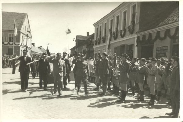 100. rocznica Wiosny Ludów. Odsłonięcie pomnika.