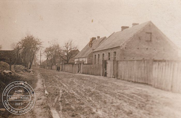 Kołacin - droga przez wieś, około 1941 r.