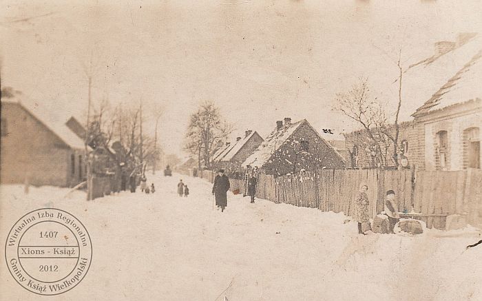 Kołacin - droga przez wieś, około 1941 r.