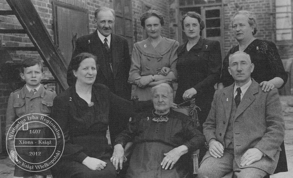 Rodzina Gahlów. Książ, 1951 r.