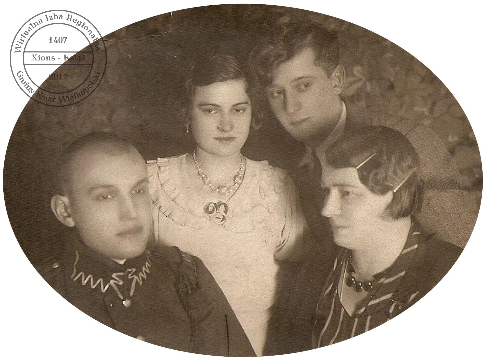 Rodzina Ludowiczów i Młyńskich. Książ, około 1932 r.