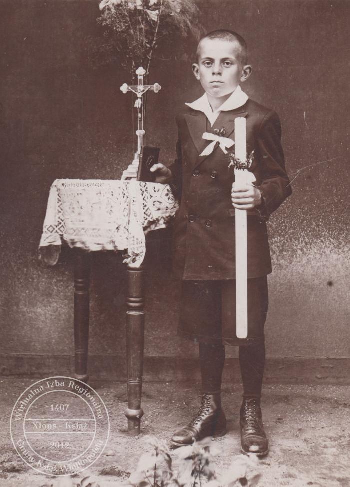 Pierwsza Komunia Święta Mariana Stillera. Książ, 1934 r.