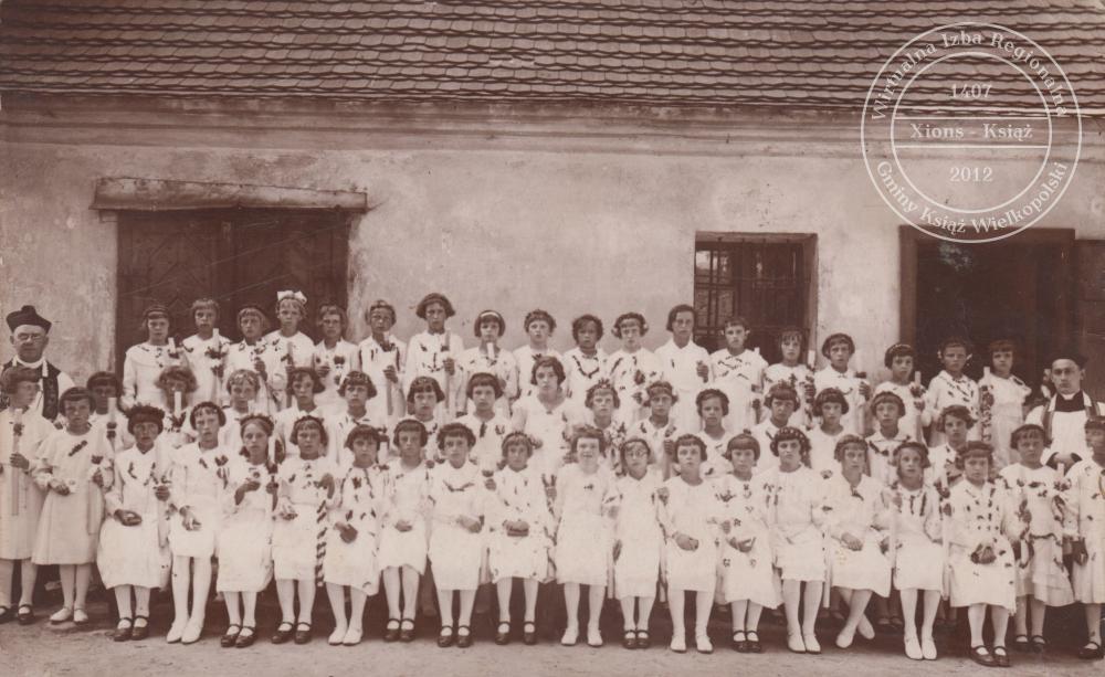 Pierwsza Komunia Święta. Książ, 1934 r. (dziewczynki)