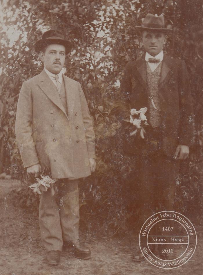 Ludwik Dębski z kolegą. Mchy, około 1918 r.