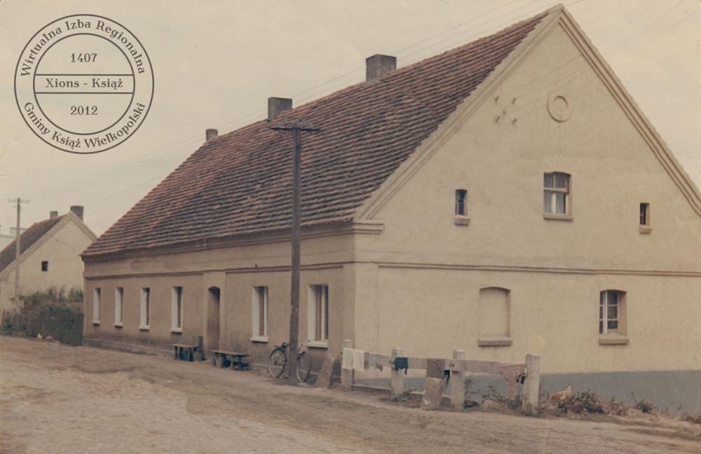 Czworak dworski w Mchach, około 1985 r.