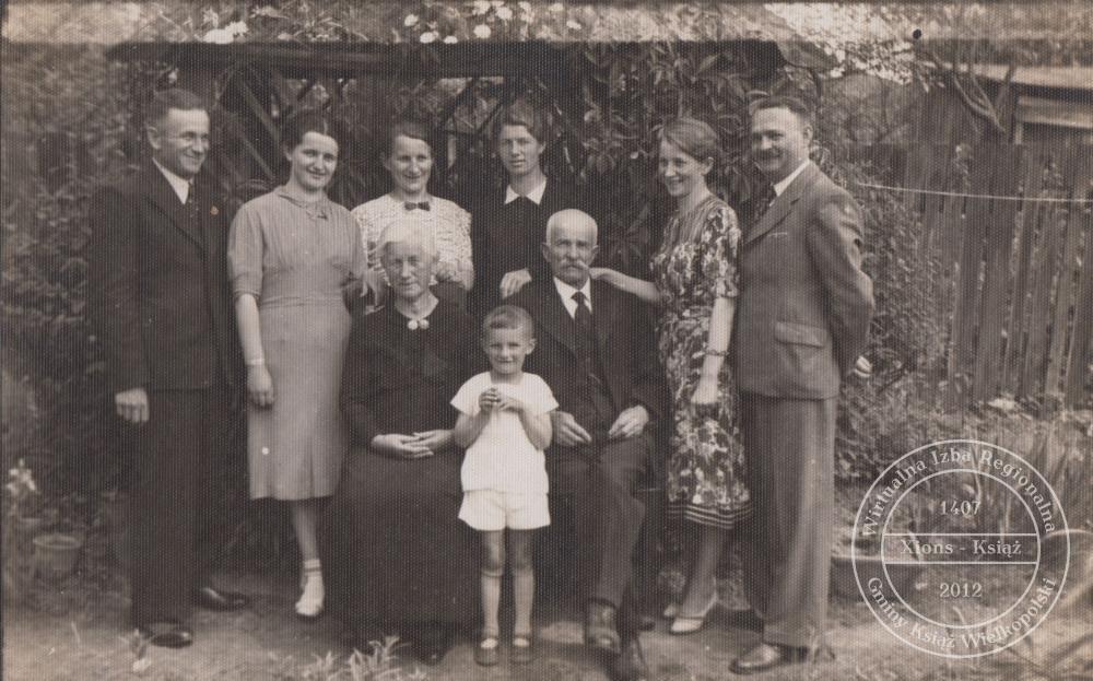 Rodzina Krajewskich. Książ, 1940 r.