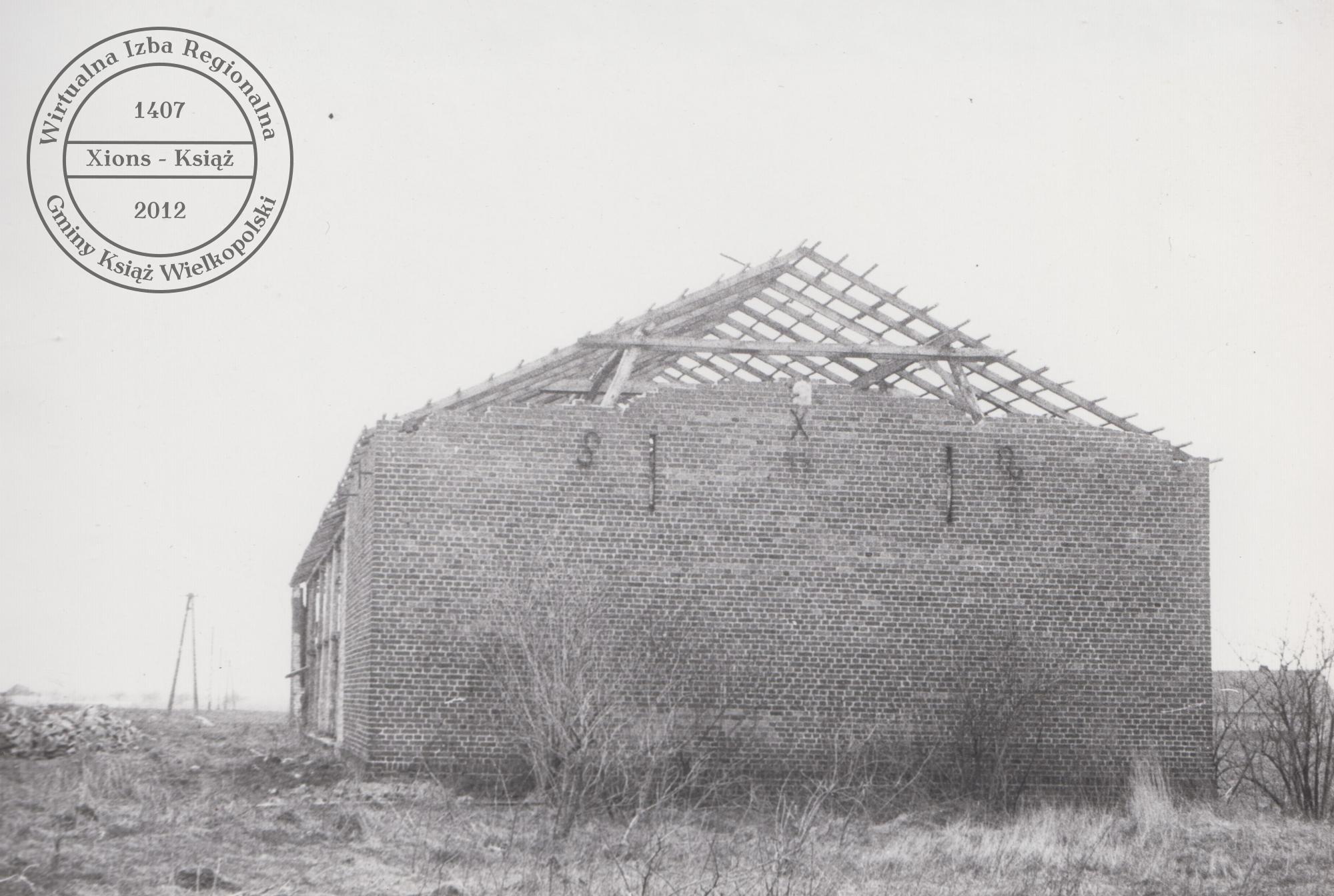 Zabudowania folwarku Dębniak, 1990 r.