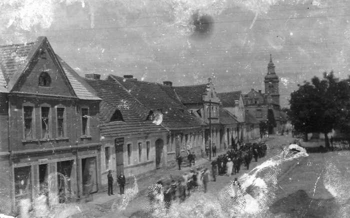 Zachodnia pierzeja rynku w Książu, 1930 r.