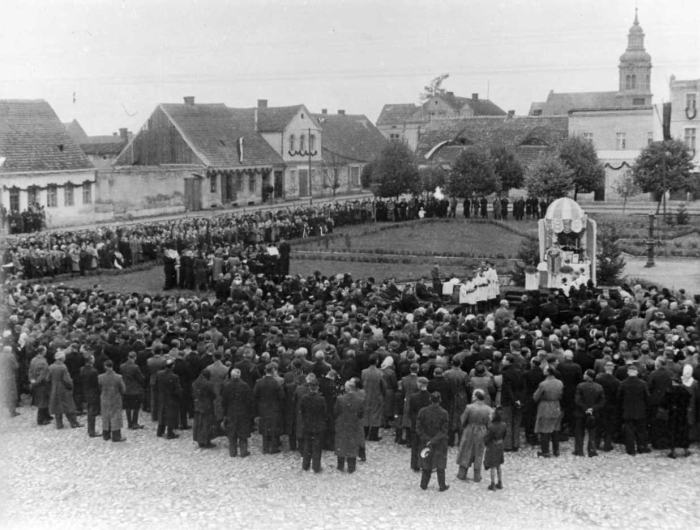 Odsłonięcie pomnika pamięci obywateli rozstrzelanych 20 października 1939