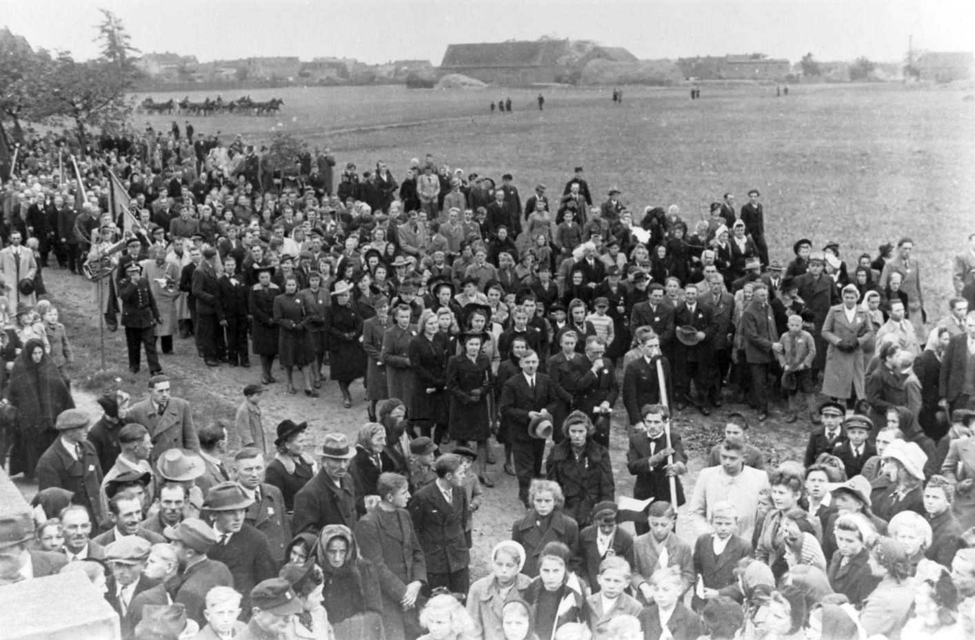 Odsłonięcie pomnika pamięci obywateli rozstrzelanych 20 października 1939