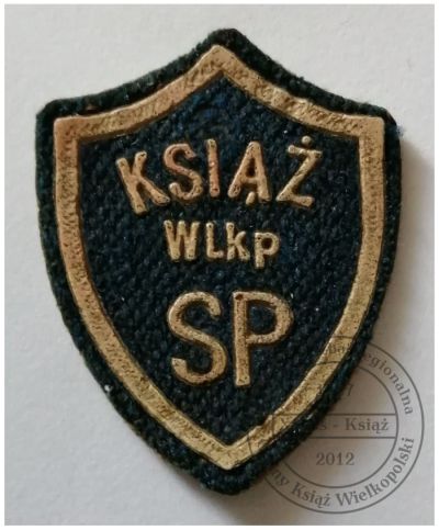 Tarcza szkolna SP Książ. 1970 r.